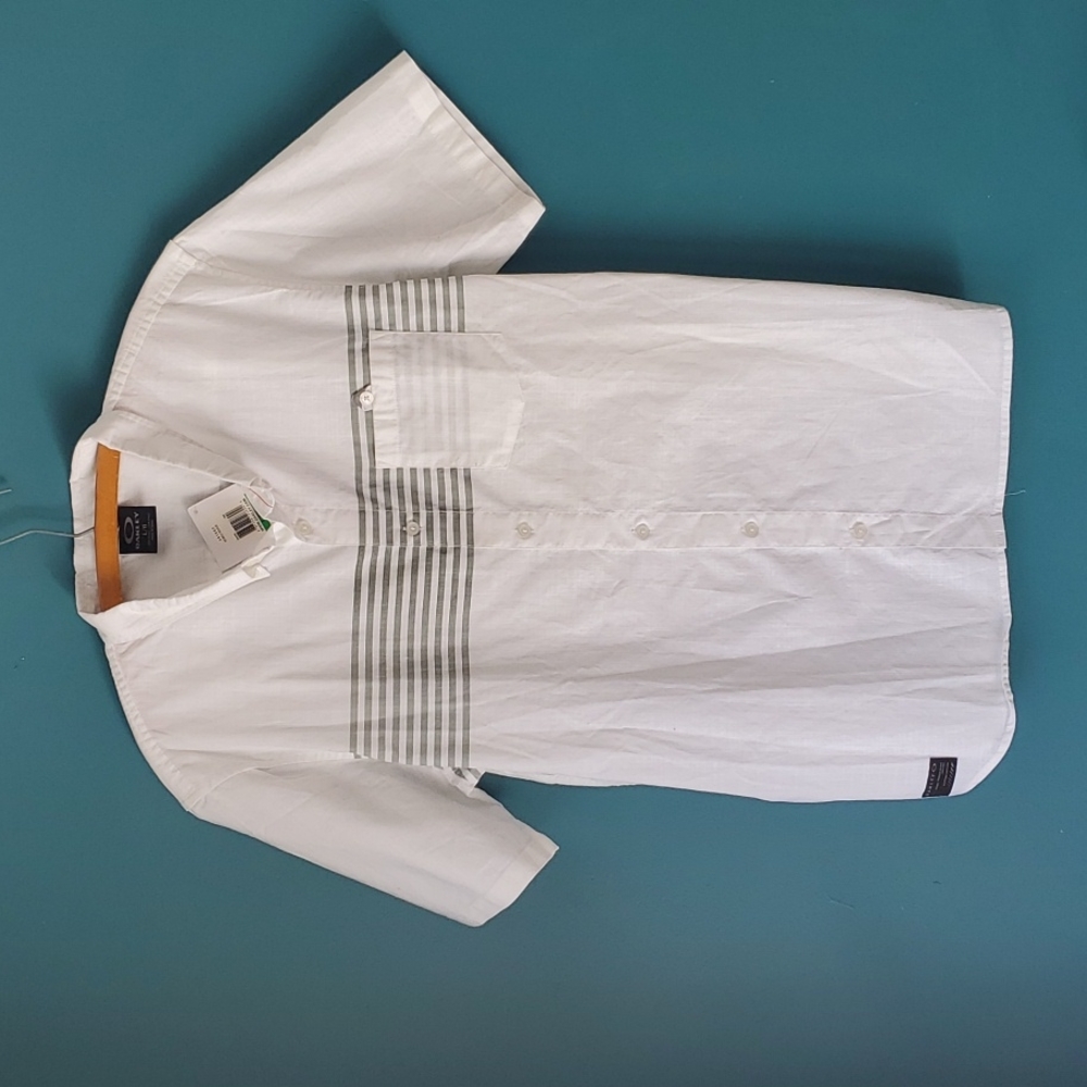 Oakley Men's Large Cotton Button down NWT